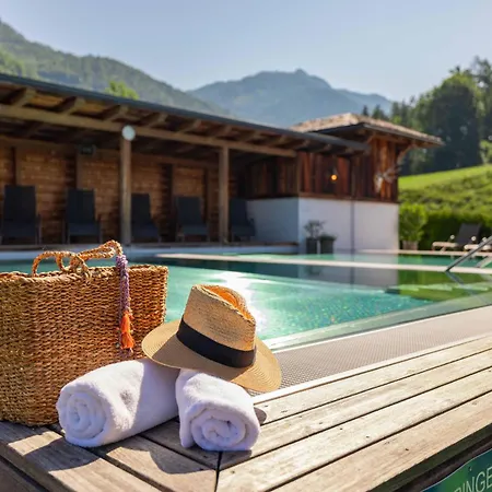 Landgasthof Leopoldhof بيت ضيافة 4*