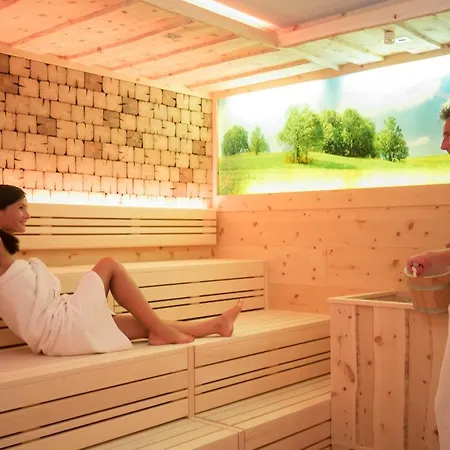 بيت ضيافة Landgasthof Leopoldhof 4*