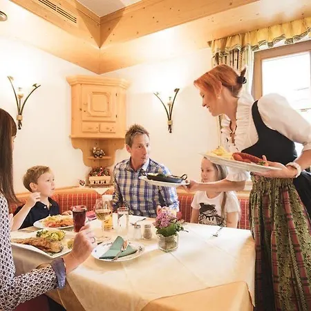 Landgasthof Leopoldhof Vendégház