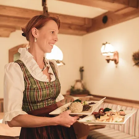 Landgasthof Leopoldhof Vendégház 4*